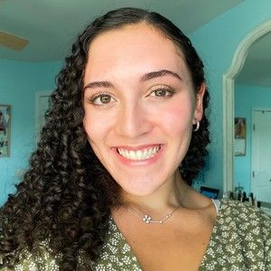 Meet your Posher, Juliette